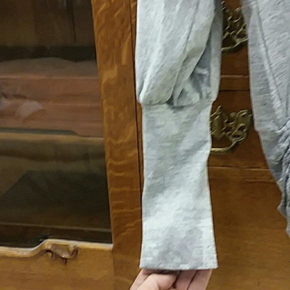 American Rag sweater - Picture 2 of 5